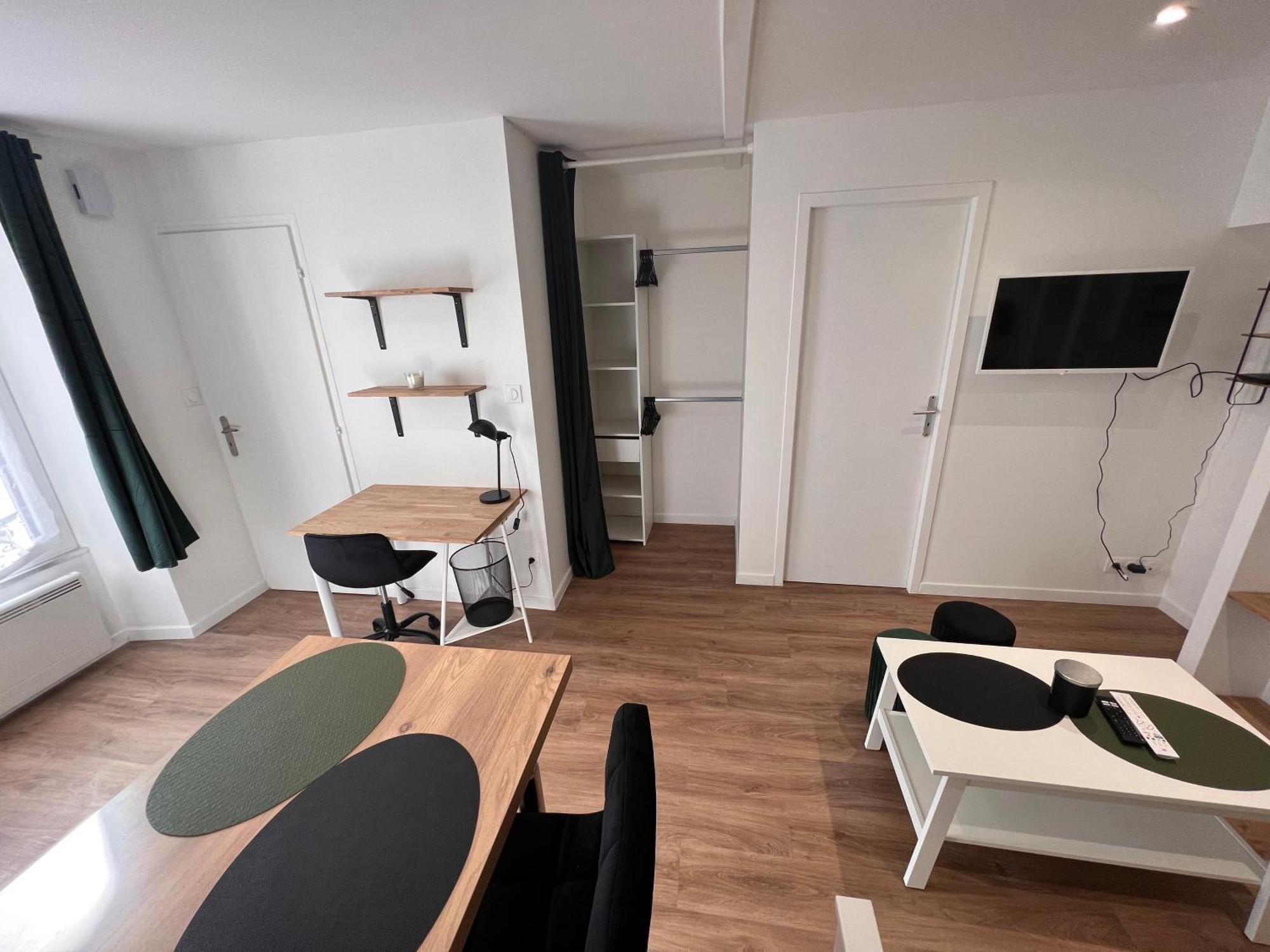 Apartment Les Bords Du Clain - Entree Autonome
